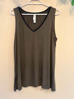 MARLA WYNNE Modal BlendSleeveless V-Neck Women's Tank Top - Olive
